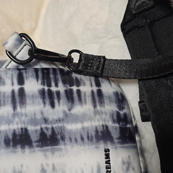 Like Dreams Tie-Dye Slingpack - Picture 3 of 16